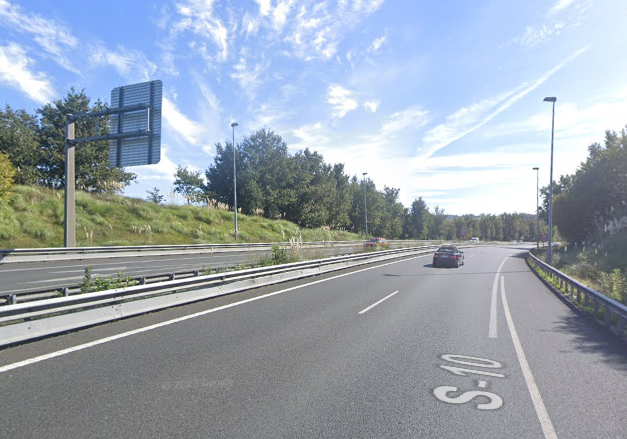 Fallece una mujer de 62 años y vecina de Astillero tras volcar su vehículo en la S-10 a la altura de Heras Fallece una mujer de 62 años y vecina de Astillero tras volcar su vehículo en la S-10 a la altura de Heras