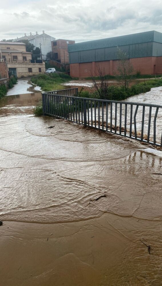 Arroyos desbordados en Horcajo