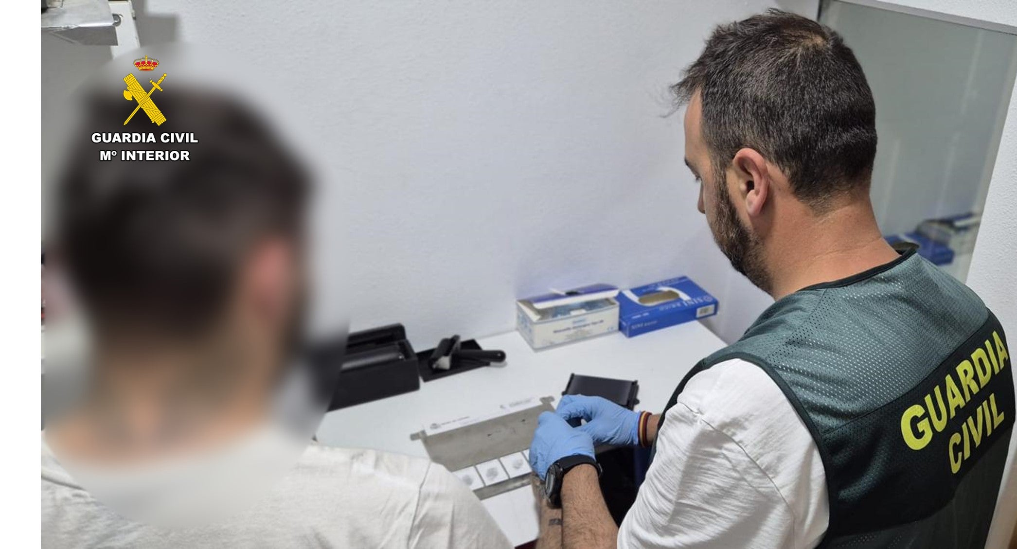 La Guardia Civil detiene a una pareja acusada de 38 robos en Crevillent, Ibi y L’Olleria La Guardia Civil detiene a una pareja acusada de 38 robos en Crevillent, Ibi y L’Olleria
