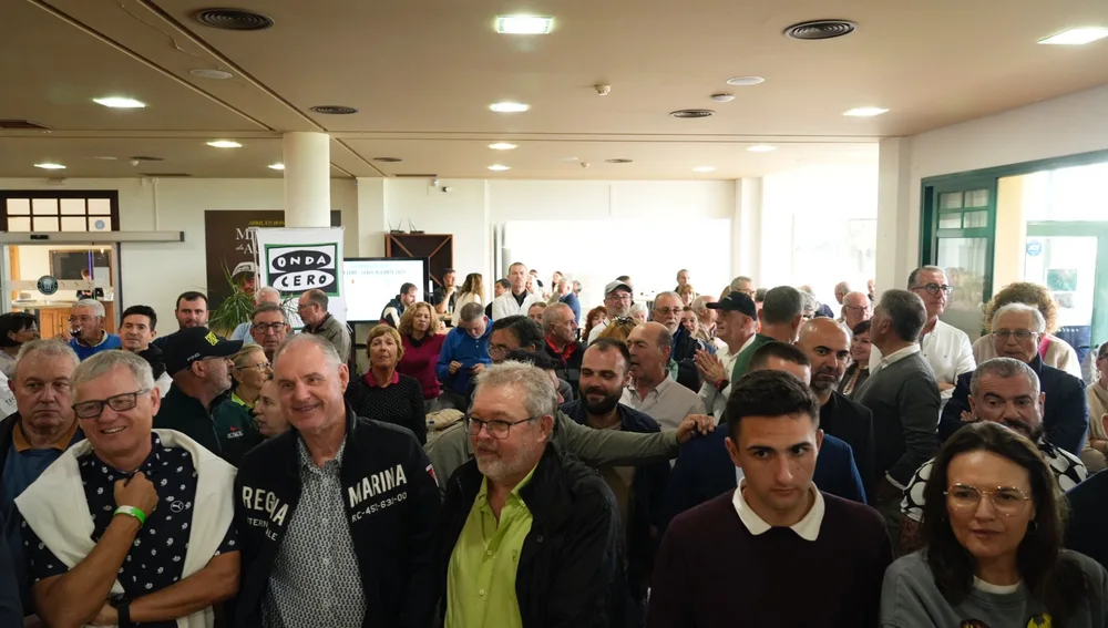 Imagen del salón, repleta de jugadores, donde se realizó la entrega de premios. Imagen del salón, repleta de jugadores, donde se realizó la entrega de premios.