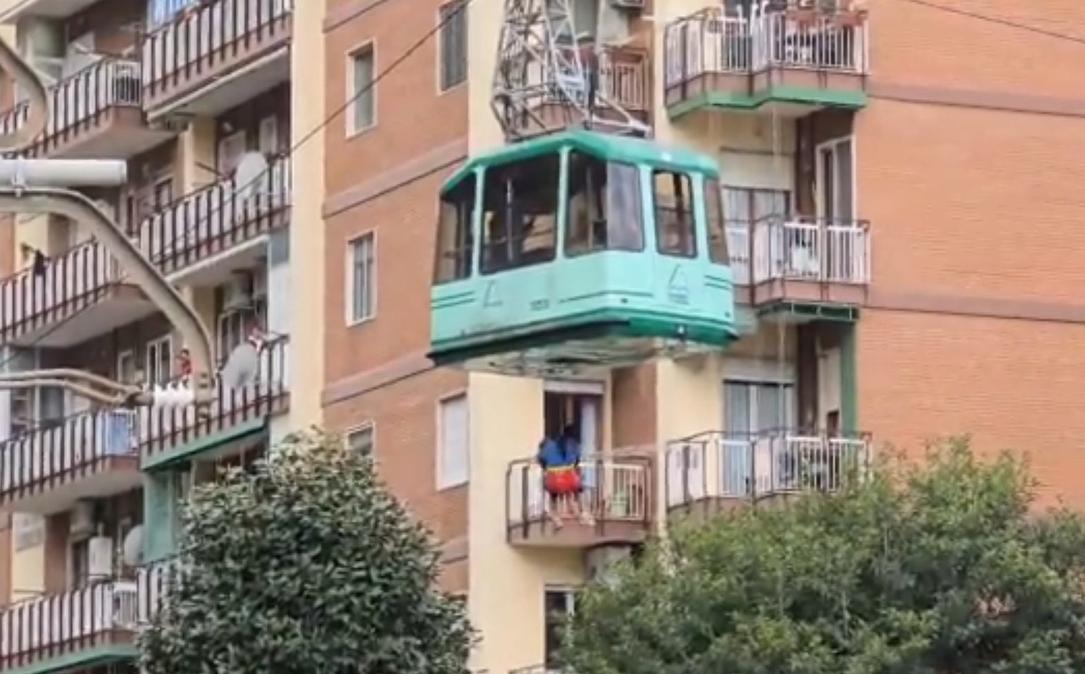 Cuatro muertos y un herido al romperse un teleférico en Nápoles Cuatro muertos y un herido al romperse un teleférico en Nápoles
