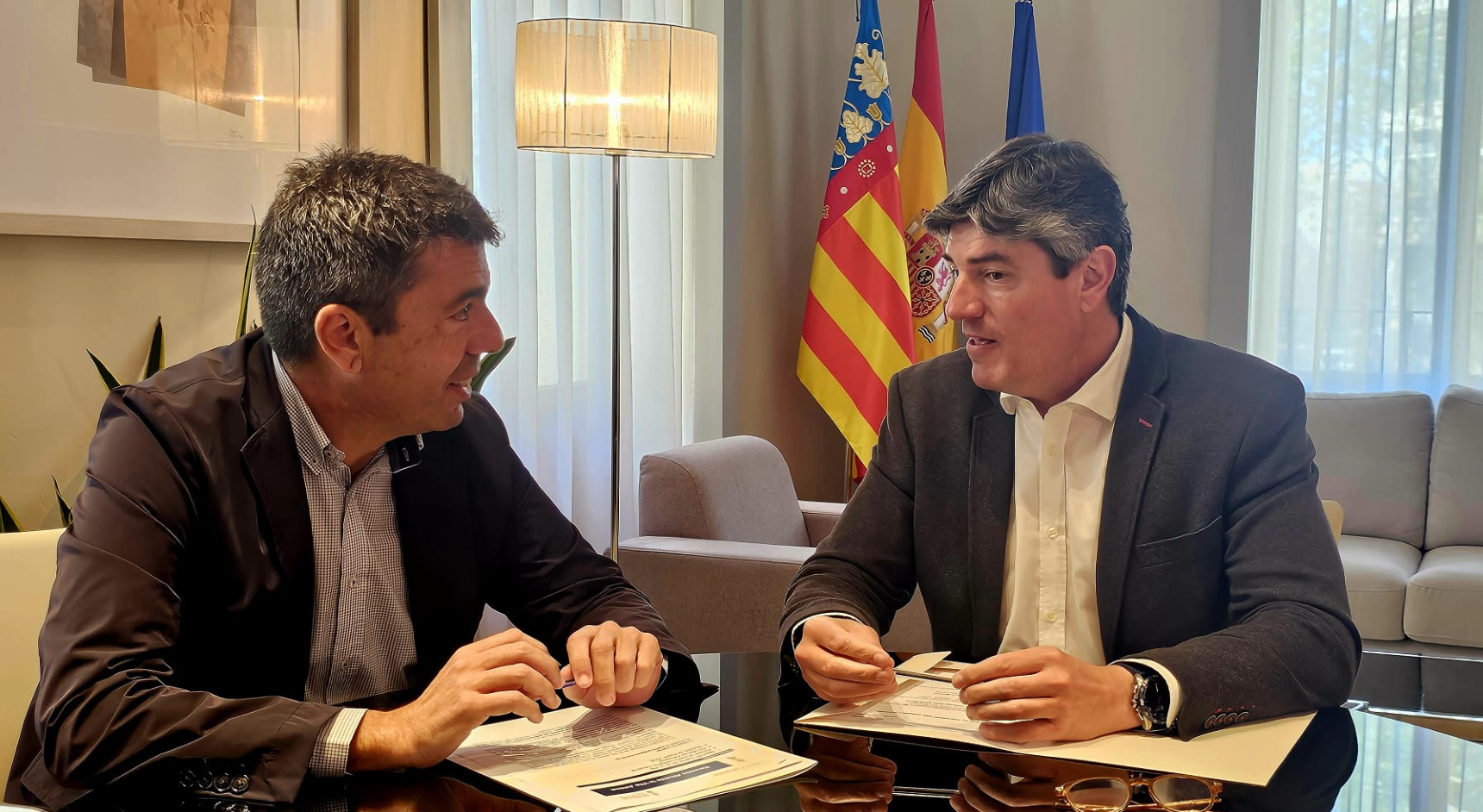 El alcalde de la Vila Joiosa, Marcos Zaragoza, se reúne con el president Mazón para solicitar colaboración autonómica en proyectos municipales El alcalde de la Vila Joiosa, Marcos Zaragoza, se reúne con el president Mazón para solicitar colaboración autonómica en proyectos municipales