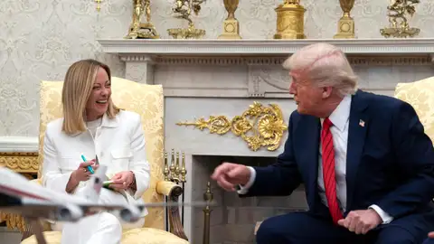 Trump asegura a su "amiga" Meloni que ve factible un acuerdo comercial con la UE Trump asegura a su "amiga" Meloni que ve factible un acuerdo comercial con la UE
