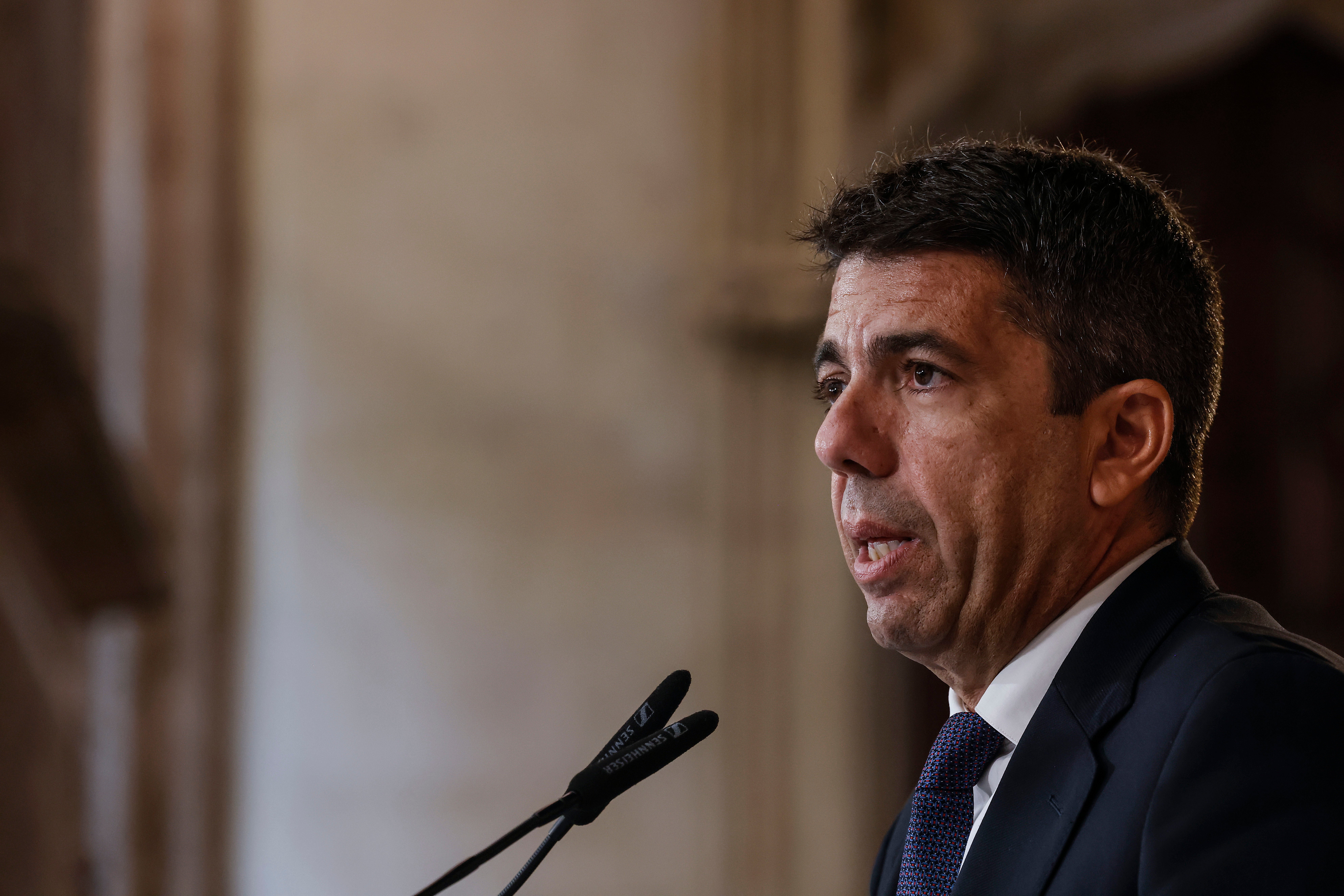 Mazón justifica la eliminación de las grabaciones del Palau alegando que fue “por ley” Mazón justifica la eliminación de las grabaciones del Palau alegando que fue “por ley”