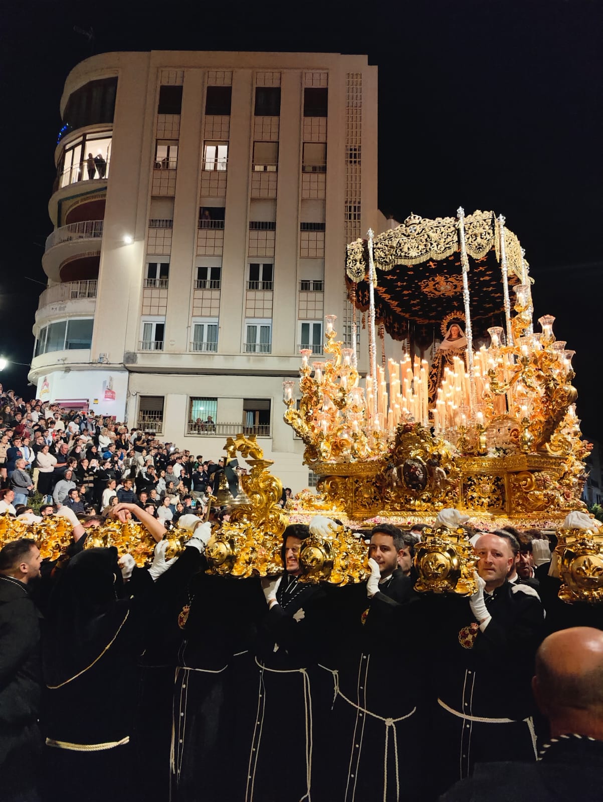 Revive el Jueves Santo en Al hombro Revive el Jueves Santo en Al hombro