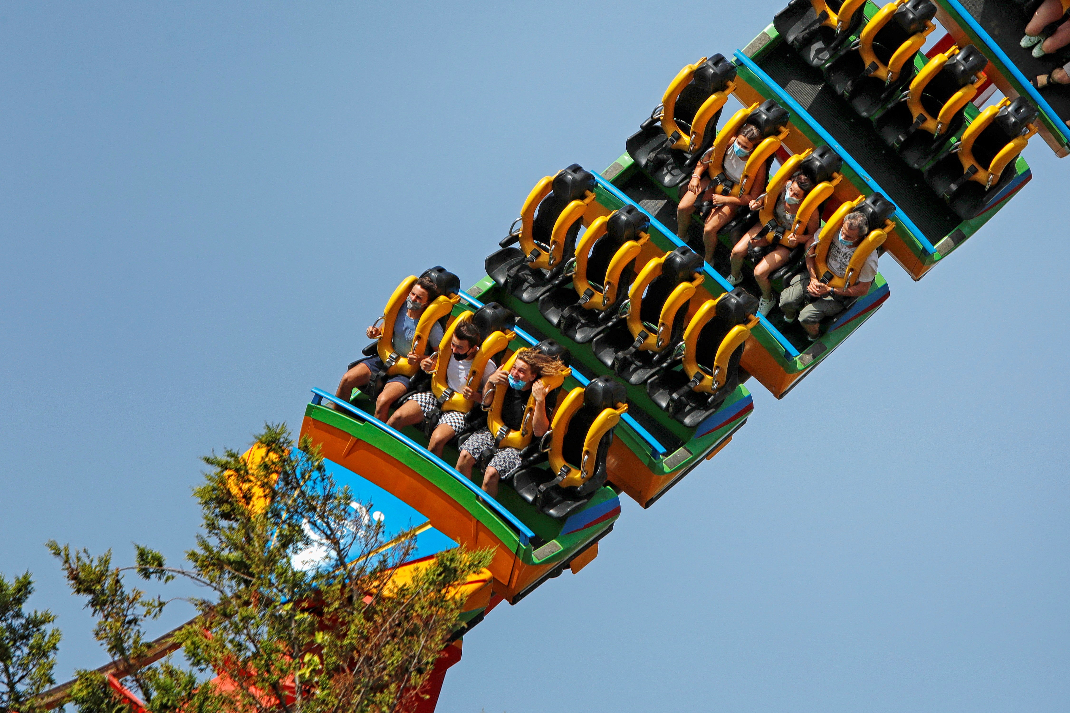 Huelga en Port Aventura: cientos de trabajadores protestan para conseguir un "convenio digno" Huelga en Port Aventura: cientos de trabajadores protestan para conseguir un "convenio digno"