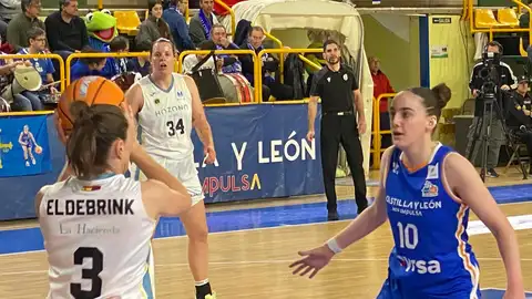 Iyana Martín, en uno de los encuentros de esta temporada Iyana Martín, en uno de los encuentros de esta temporada