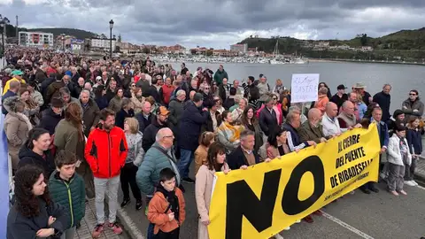 El puente se llenó con la reivindicación vecinal El puente se llenó con la reivindicación vecinal