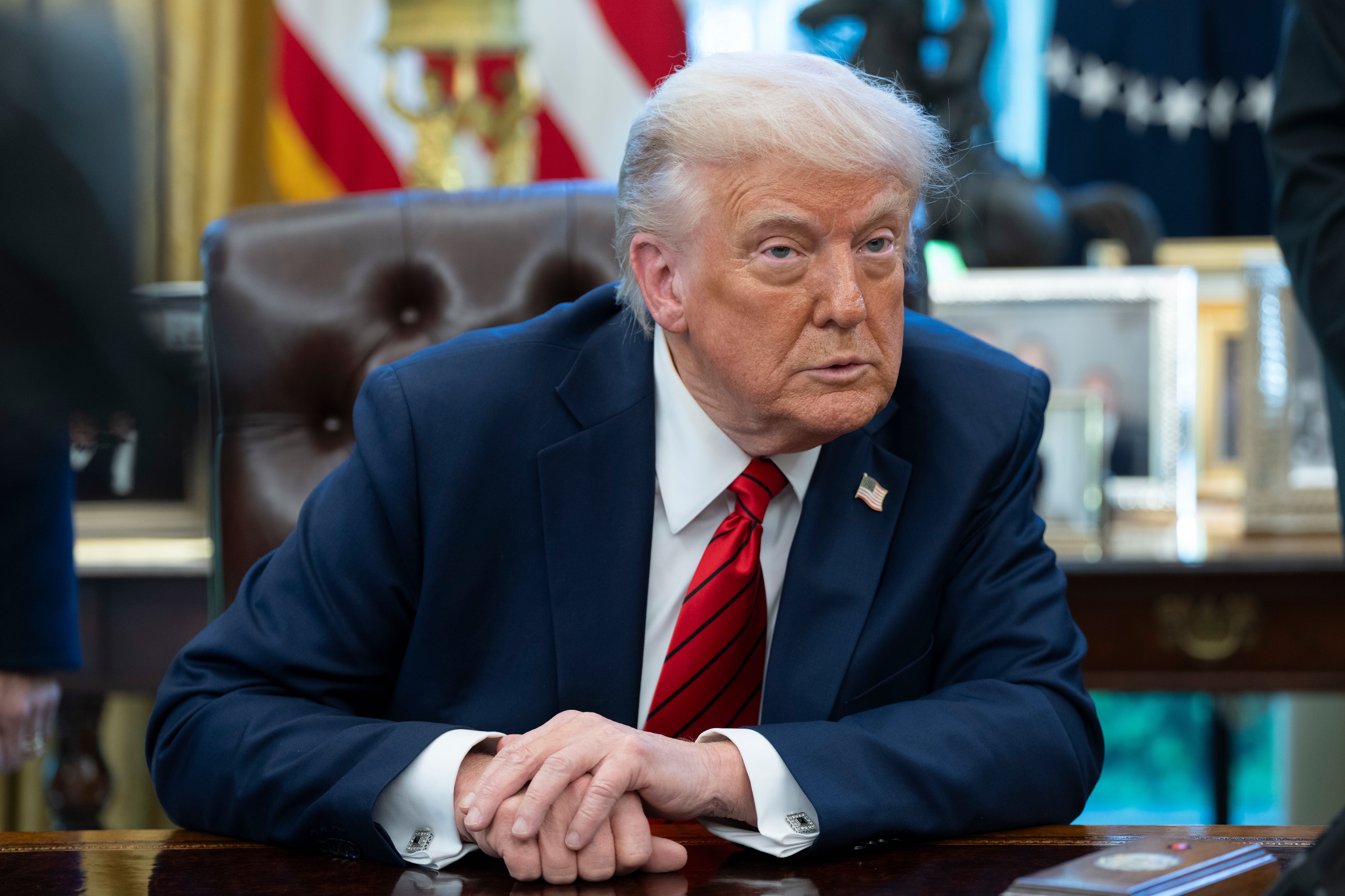 El jefe del Pentágono compartió detalles sobre ataques contra Yemen en un segundo chat de Signal con su familia El jefe del Pentágono compartió detalles sobre ataques contra Yemen en un segundo chat de Signal con su familia