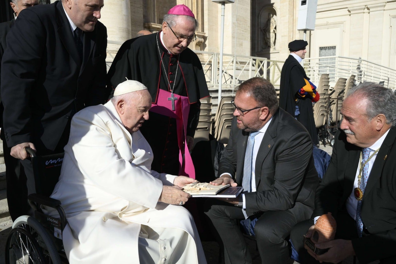 El Alcalde traslada su pésame y resalta la “profunda huella” que ha dejado el Papa Francisco en Mérida El Alcalde traslada su pésame y resalta la “profunda huella” que ha dejado el Papa Francisco en Mérida