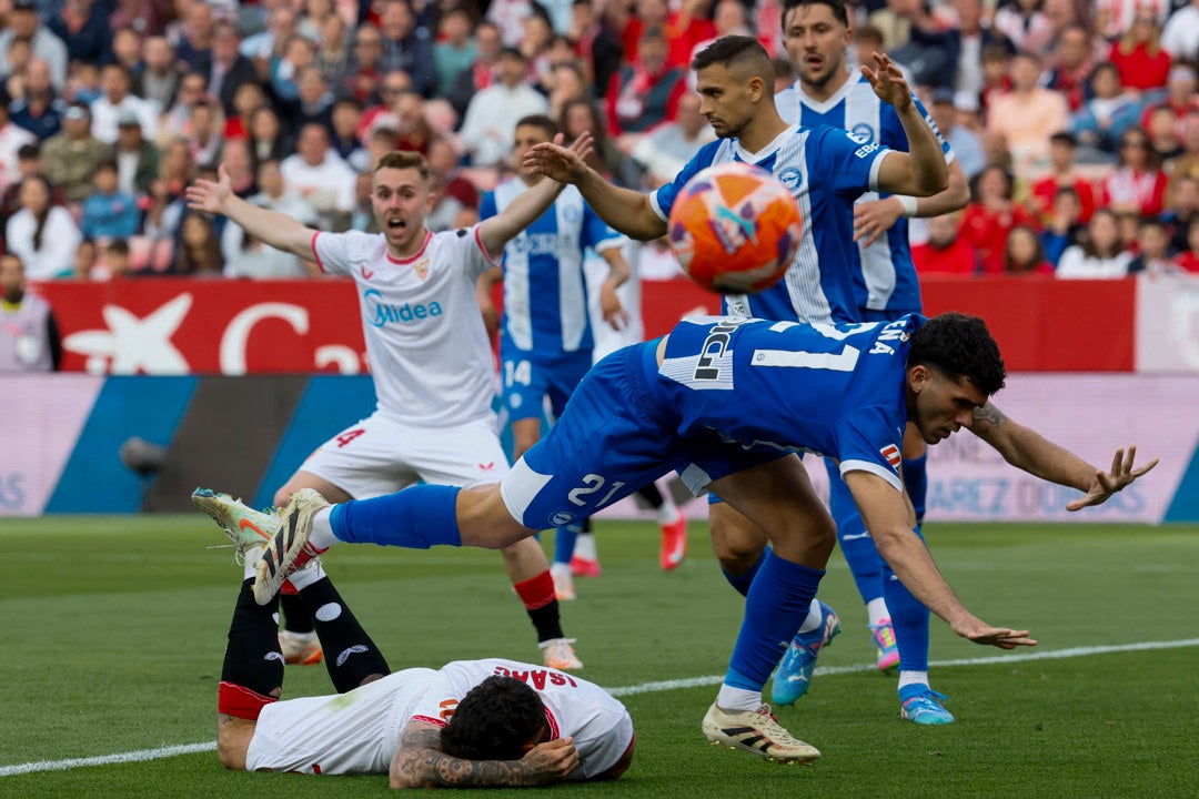 Caparrós no hace reaccionar al Sevilla Caparrós no hace reaccionar al Sevilla