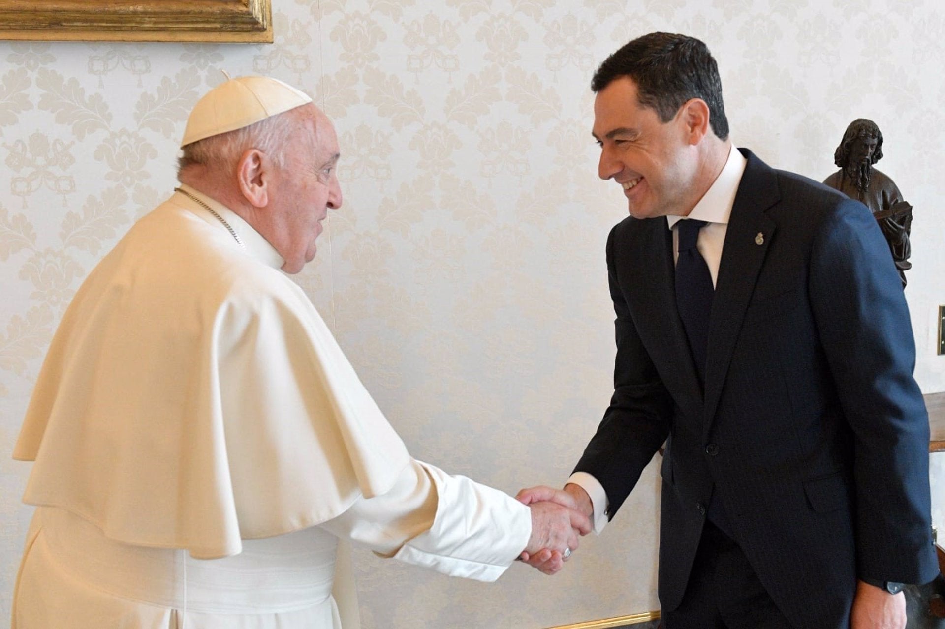 Moreno afirma que el Papa Francisco deja una "profunda huella" y destaca su "estima y aprecio" por Andalucía Moreno afirma que el Papa Francisco deja una "profunda huella" y destaca su "estima y aprecio" por Andalucía