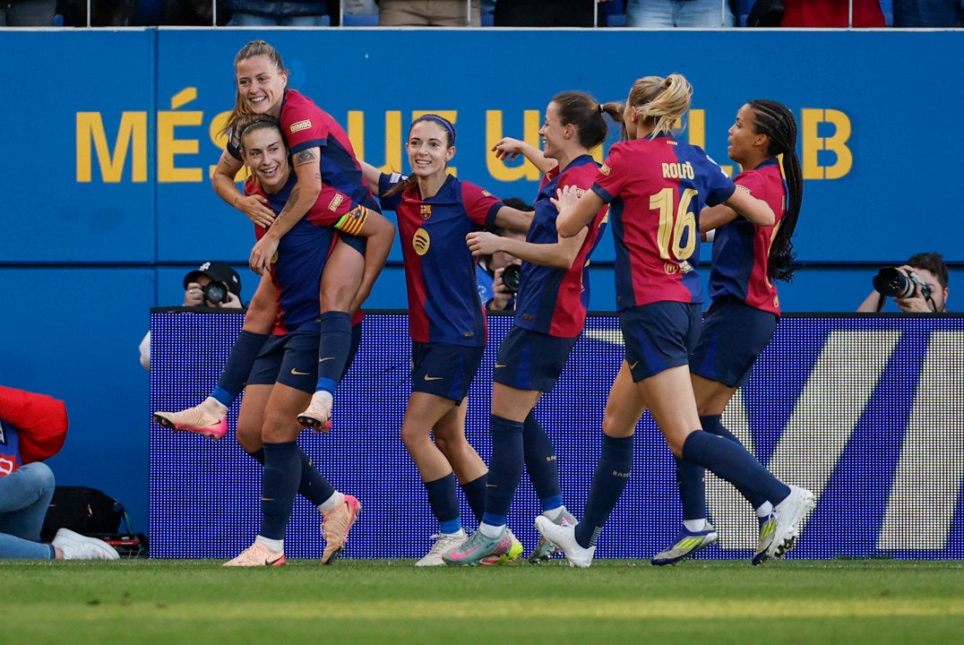 El Barcelona golea al Chelsea y se acerca a la final El Barcelona golea al Chelsea y se acerca a la final