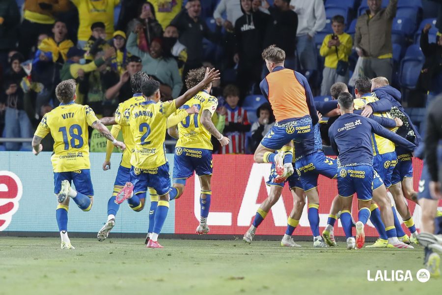'El tíovivo' 'El tíovivo'