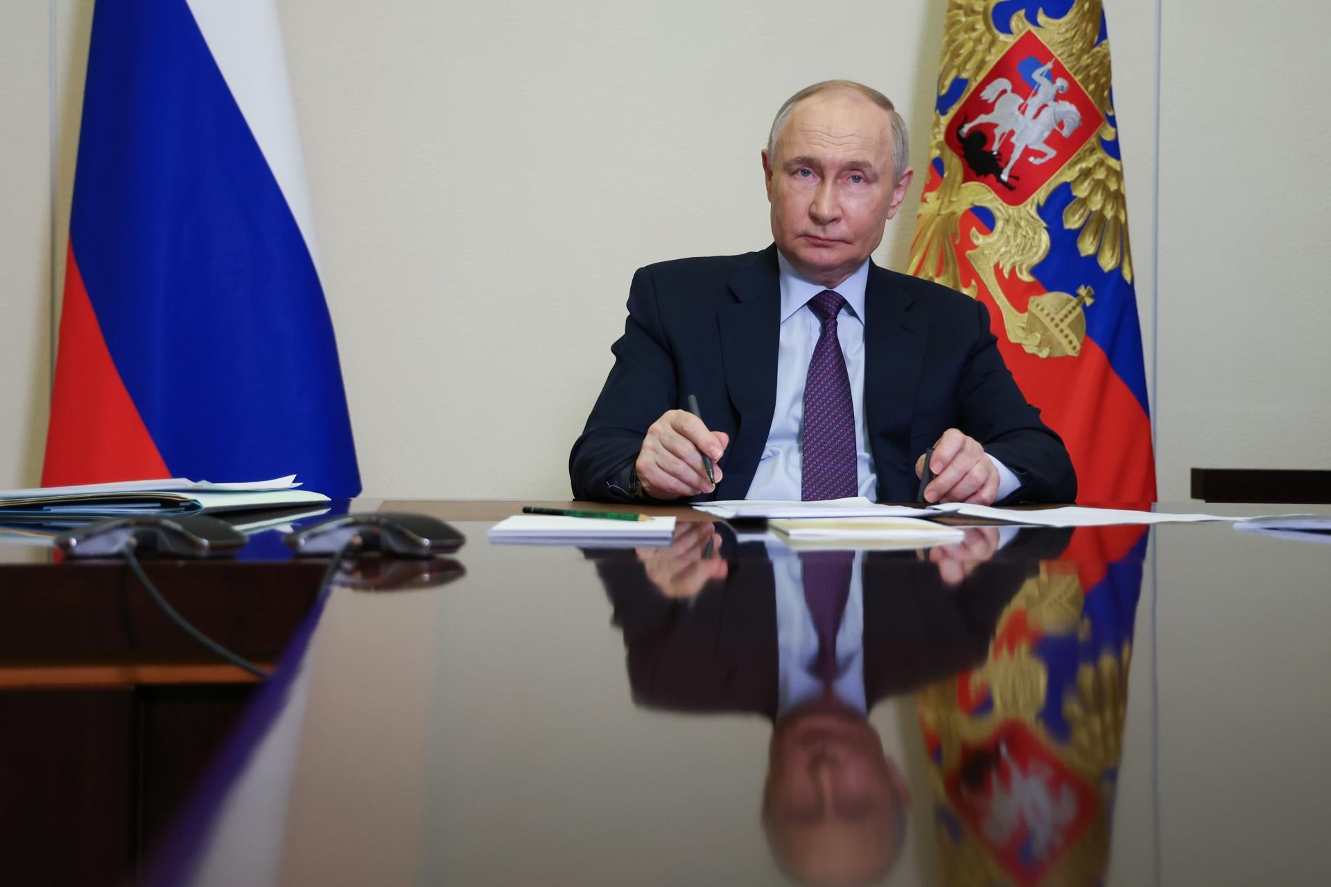 Putin rechaza prolongar la tregua de Pascua y desoye el llamamiento de paz de Zelenski Putin rechaza prolongar la tregua de Pascua y desoye el llamamiento de paz de Zelenski