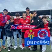 Afición do Ourense con Varo na Grela celebrando o ascenso a 2 RFEF Afición do Ourense con Varo na Grela celebrando o ascenso a 2 RFEF