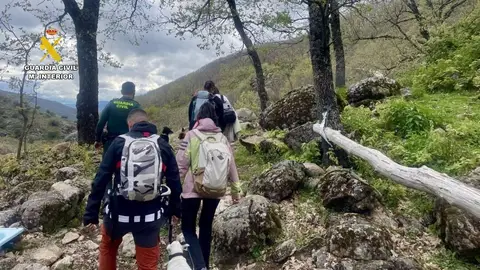 Rescatan en buen estado de salud a cuatro senderistas que se desorientaron en la Garganta de los Infiernos Rescatan en buen estado de salud a cuatro senderistas que se desorientaron en la Garganta de los Infiernos