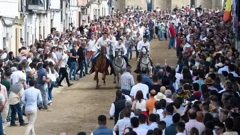 Arroyo de la Luz celebra sus tradicionales carreras de caballos este Lunes de Pascua en el Día de la Luz Arroyo de la Luz celebra sus tradicionales carreras de caballos este Lunes de Pascua en el Día de la Luz