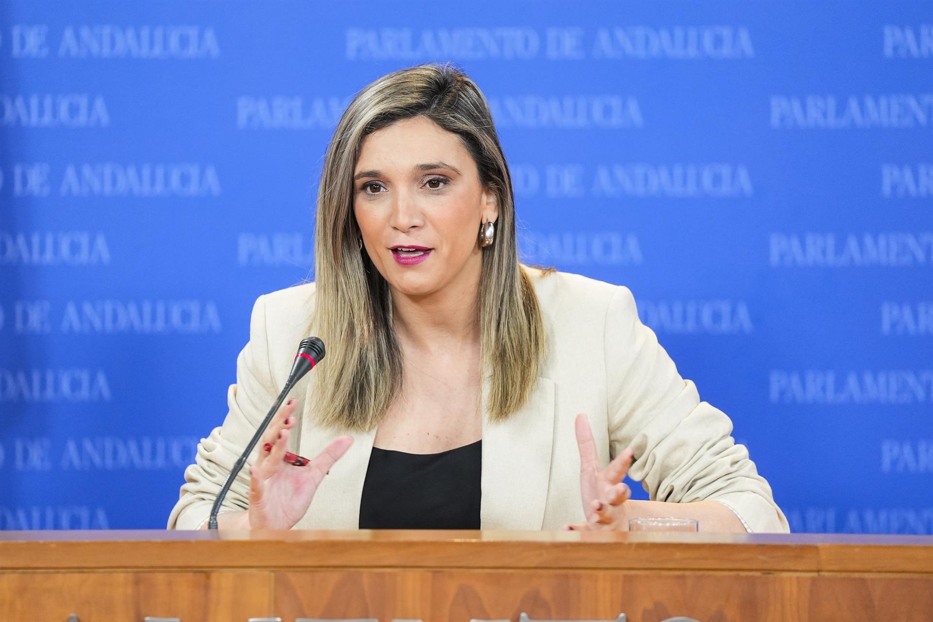 PSOE-A compara el sondeo del Centra con una "novela de ciencia ficción" y afea a Moreno y al PP-A su "uso partidista" PSOE-A compara el sondeo del Centra con una "novela de ciencia ficción" y afea a Moreno y al PP-A su "uso partidista"