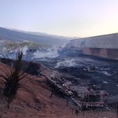 Controlado el incendio declarado ayer en el polígono industrial de Güimar, Tenerife