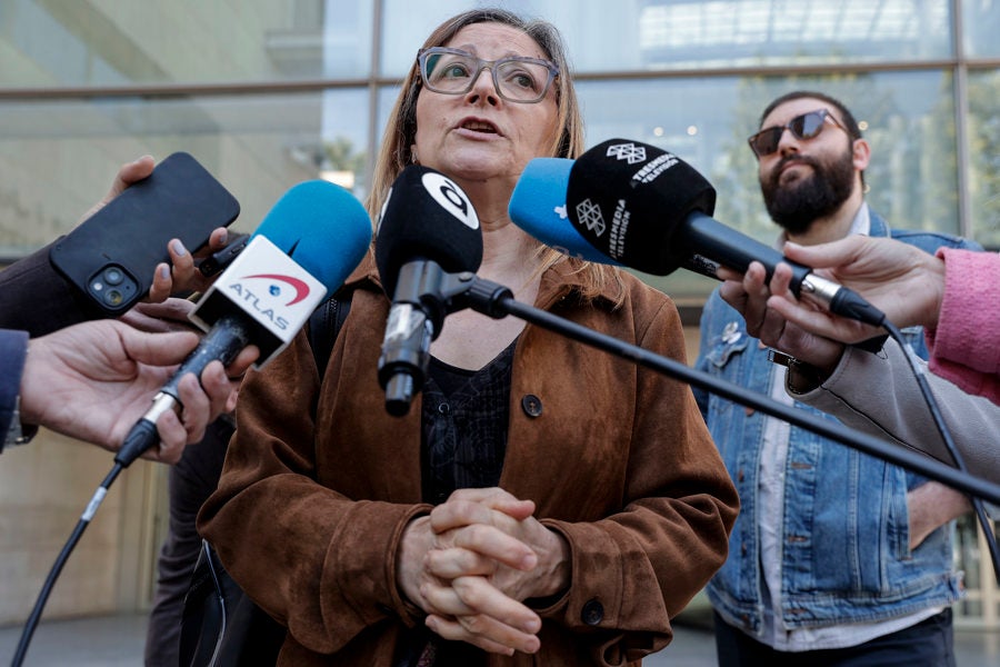 Familiares de víctimas: El "tsunami" mató a sus allegados una hora antes de la alerta Familiares de víctimas: El "tsunami" mató a sus allegados una hora antes de la alerta