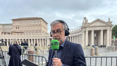 Carlos Alsina en la plaza de San Pedro del Vaticano/ ondacero.es