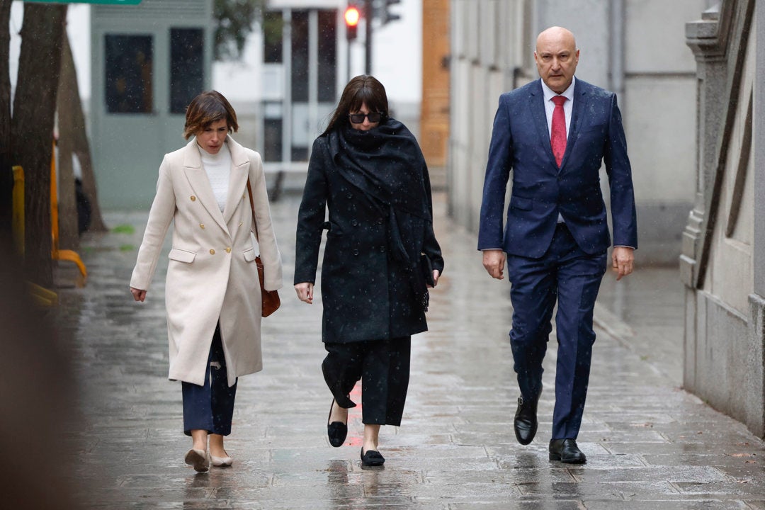El Supremo insta a la Audiencia Nacional a que impute a la expresidenta de Adif por la contratación de Jessica Rodríguez El Supremo insta a la Audiencia Nacional a que impute a la expresidenta de Adif por la contratación de Jessica Rodríguez