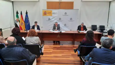 Una reunión en la Delegación del Gobierno pone en común a ONG´s que atienden a migrantes y sectores faltos de mano de obra Una reunión en la Delegación del Gobierno pone en común a ONG´s que atienden a migrantes y sectores faltos de mano de obra