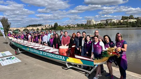 Caja Rural de Extremadura y el Club Piragüismo Extremadura presentan un Barco Dragón para el deporte inclusivo Caja Rural de Extremadura y el Club Piragüismo Extremadura presentan un Barco Dragón para el deporte inclusivo