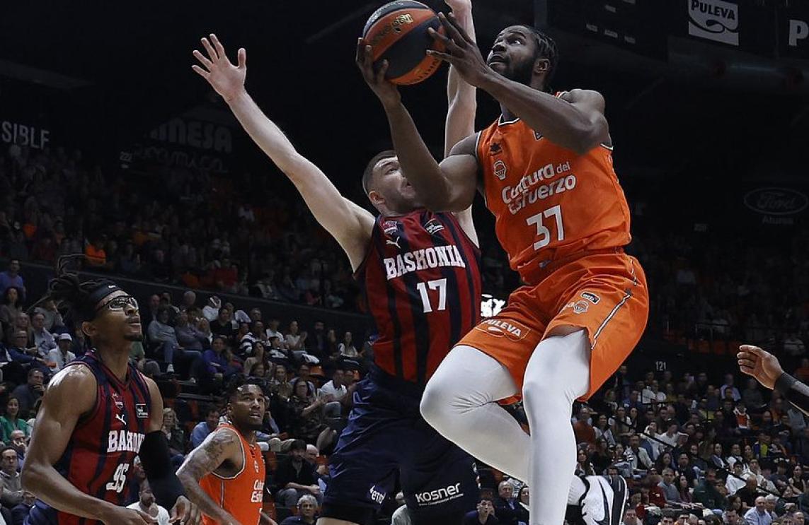 La Fonteta entra en la recta final de su última temporada en la élite del baloncesto. ¿Seá la última visita de Baskonia? La Fonteta entra en la recta final de su última temporada en la élite del baloncesto. ¿Seá la última visita de Baskonia?