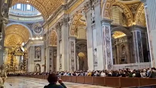 Onda Cero accede a la basílica de San Pedro donde miles de fieles despiden al papa Francisco Onda Cero accede a la basílica de San Pedro donde miles de fieles despiden al papa Francisco