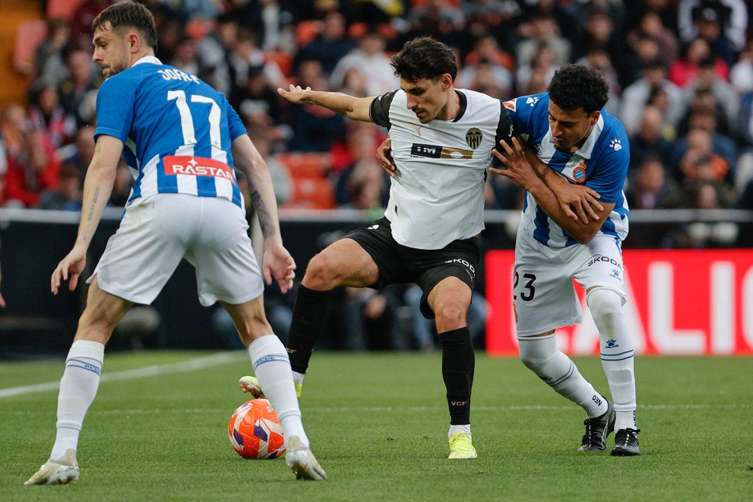 Joan García niega la victoria al Valencia Joan García niega la victoria al Valencia