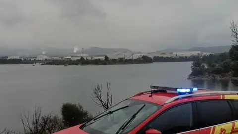 Rescatado un hombre del interior del pantano de María Cristina cuando huía de la Guardia Civil Rescatado un hombre del interior del pantano de María Cristina cuando huía de la Guardia Civil