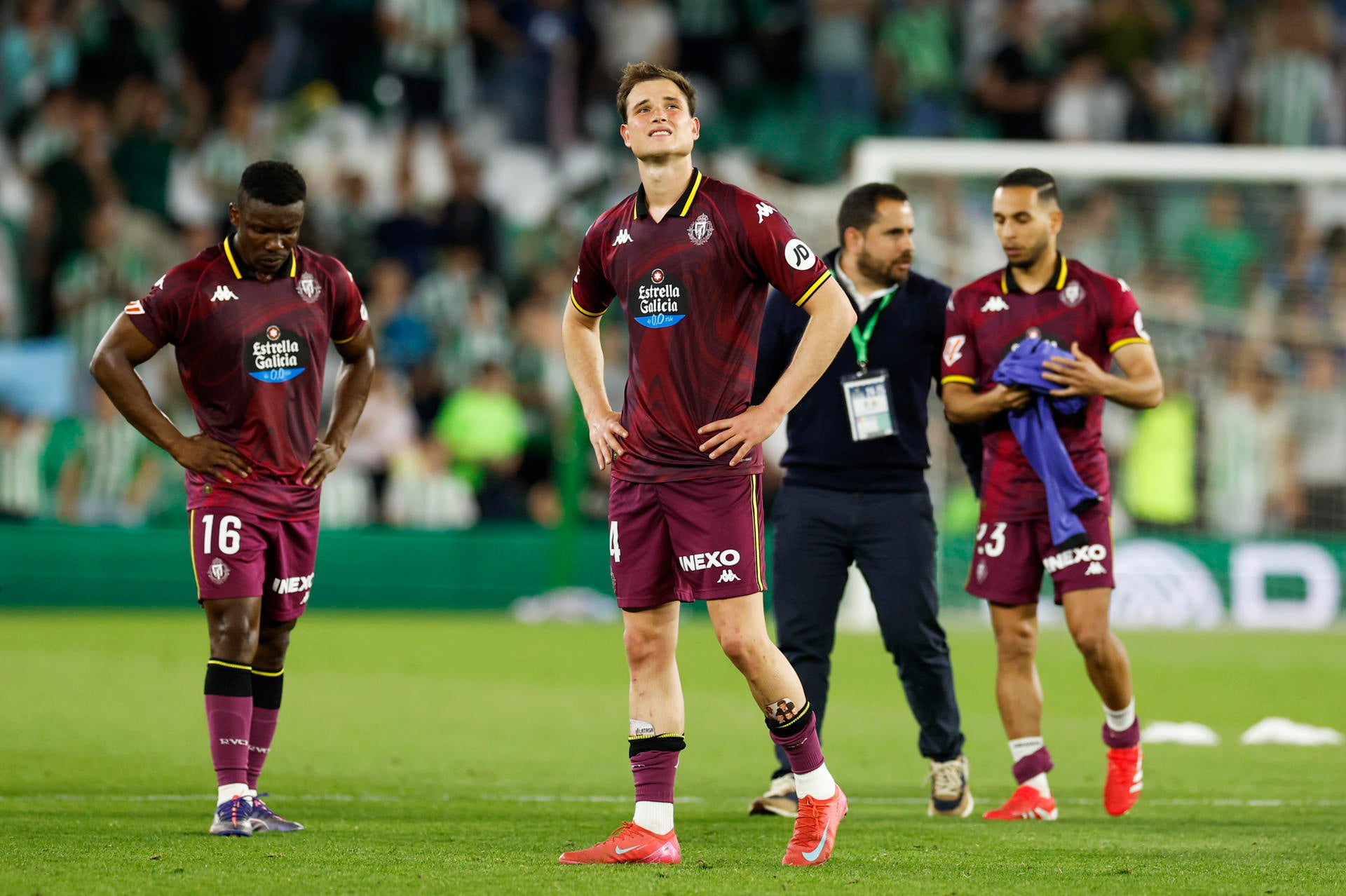 El Betis golea a un Valladolid que ya es de Segunda El Betis golea a un Valladolid que ya es de Segunda