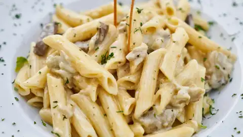 No comas la pasta así: un cirujano explica por qué es mejor para la salud hacerlo como los italianos No comas la pasta así: un cirujano explica por qué es mejor para la salud hacerlo como los italianos