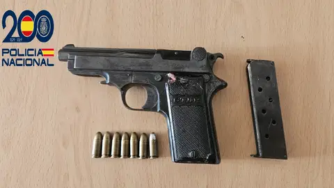 La Policía Nacional desarticula un punto de venta de drogas al menudeo en Oviedo La Policía Nacional desarticula un punto de venta de drogas al menudeo en Oviedo