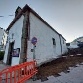 El artista compostelano Julio Ferreiro afirma que "fue una decisión acertada" el derribo del muro que contenía su mosaico en la Iglesia porque "el trozo con el mural quedaría muy debilitado"