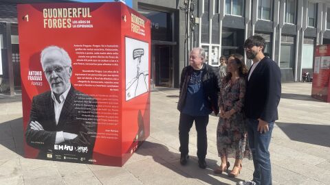 Juan Herrera, In&eacute;s Rey y Luis Piedrahita en la inauguraci&oacute;n de la exposici&oacute;n