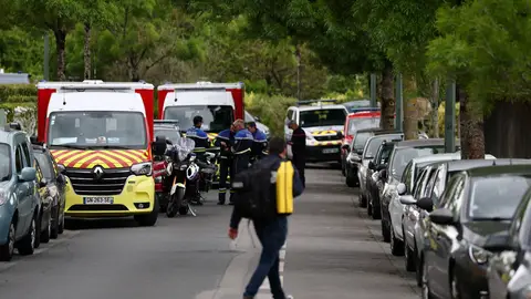 Un muerto y tres heridos en un ataque con cuchillo en un instituto de secundaria francés Un muerto y tres heridos en un ataque con cuchillo en un instituto de secundaria francés/ REUTERS/Stephane Mahe