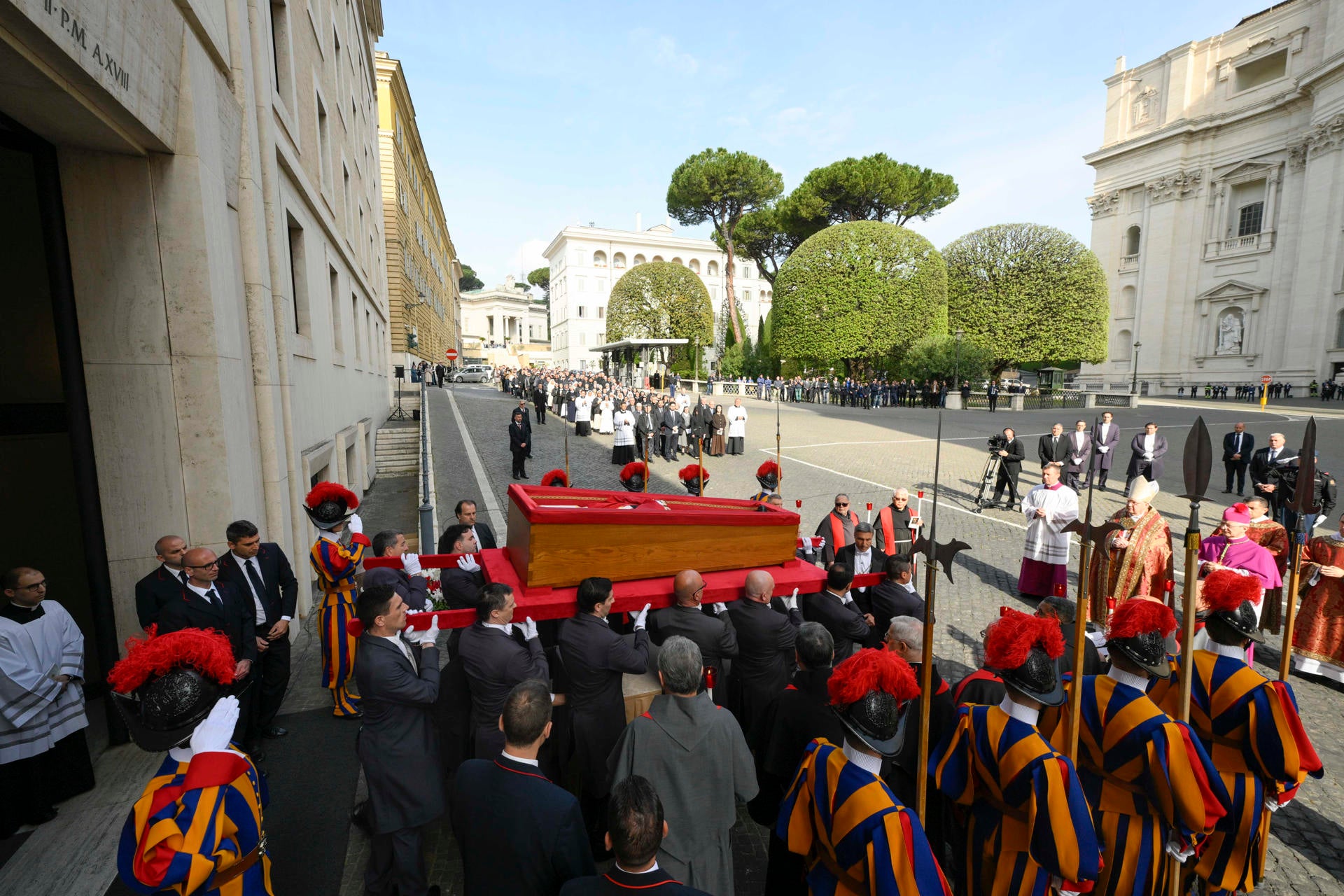 El momento del día del entierro del papa Francisco que más preocupa a las autoridades: "Es de gran complejidad" El momento del día del entierro del papa Francisco que más preocupa a las autoridades: "Es de gran complejidad"