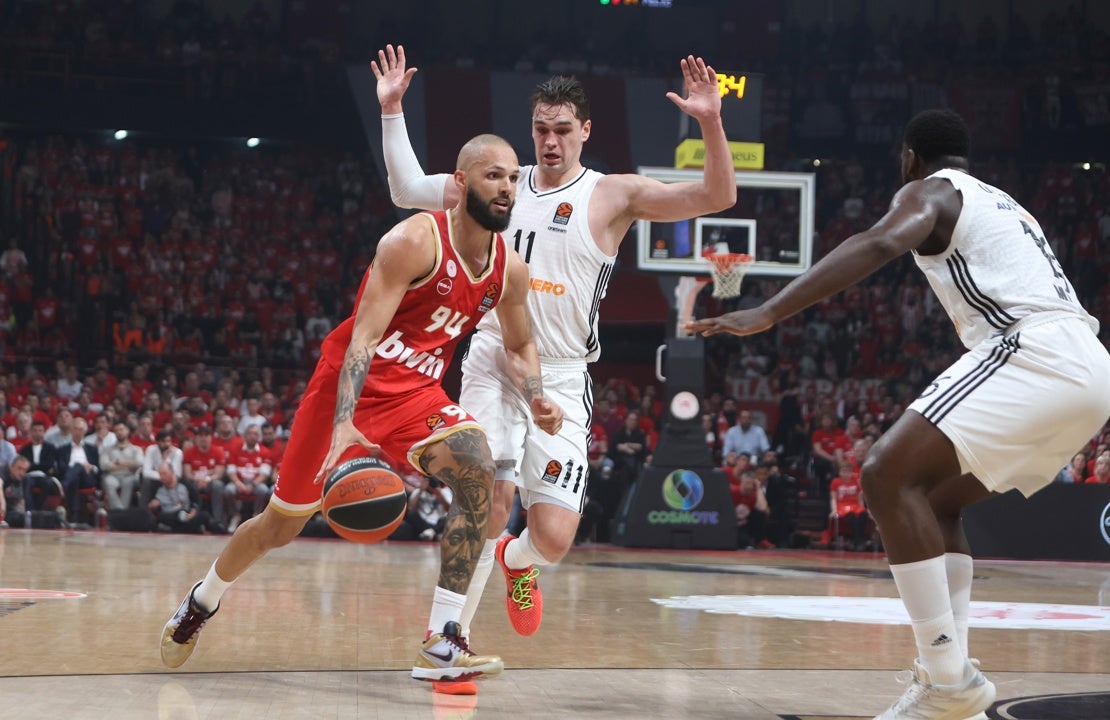 Real Madrid y Barcelona arrancan los playoffs con derrota Real Madrid y Barcelona arrancan los playoffs con derrota