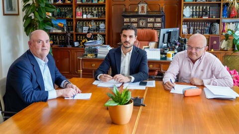 Reuni&oacute;n del ejecutivo torrejonero con el presidente del grupo Ribera