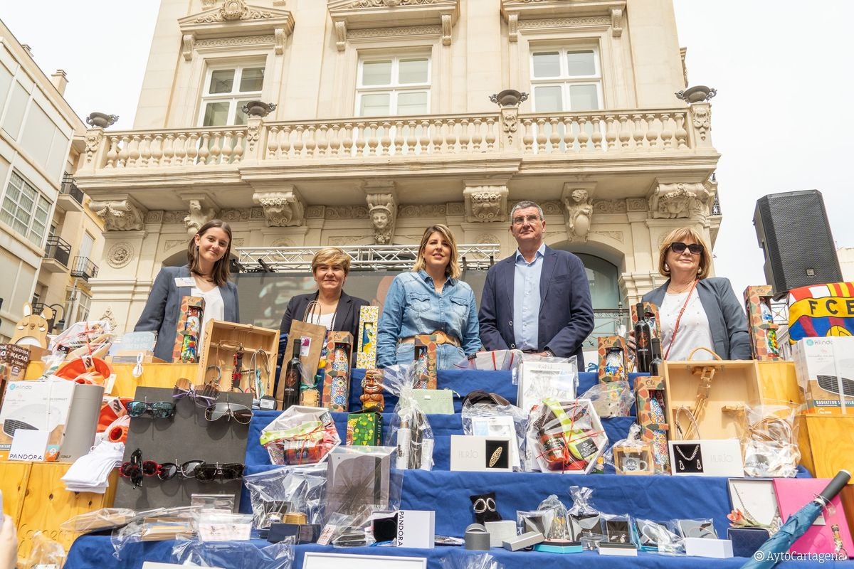 La Alcaldesa anuncia 1,7 millones este año para aparcamientos y remodelación del entorno del Monte Sacro La Alcaldesa anuncia 1,7 millones este año para aparcamientos y remodelación del entorno del Monte Sacro