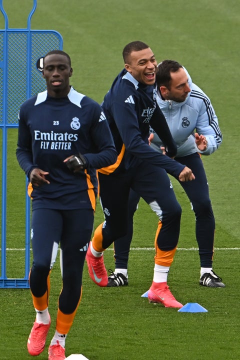 Mbappé y Mendy regresan a la convocatoria del Real Madrid Mbappé y Mendy regresan a la convocatoria del Real Madrid
