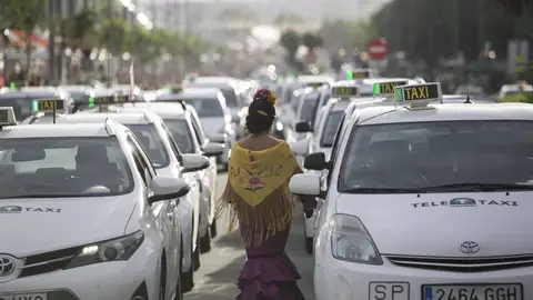 Seguridad privada en paradas de taxi de la Feria, con una nueva en Costillares, y lanzadera con Sevilla Este Seguridad privada en paradas de taxi de la Feria, con una nueva en Costillares, y lanzadera con Sevilla Este