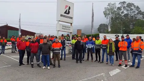 Quinto día de huelga en la planta de Bridgestone en Puente San Miguel Quinto día de huelga en la planta de Bridgestone en Puente San Miguel