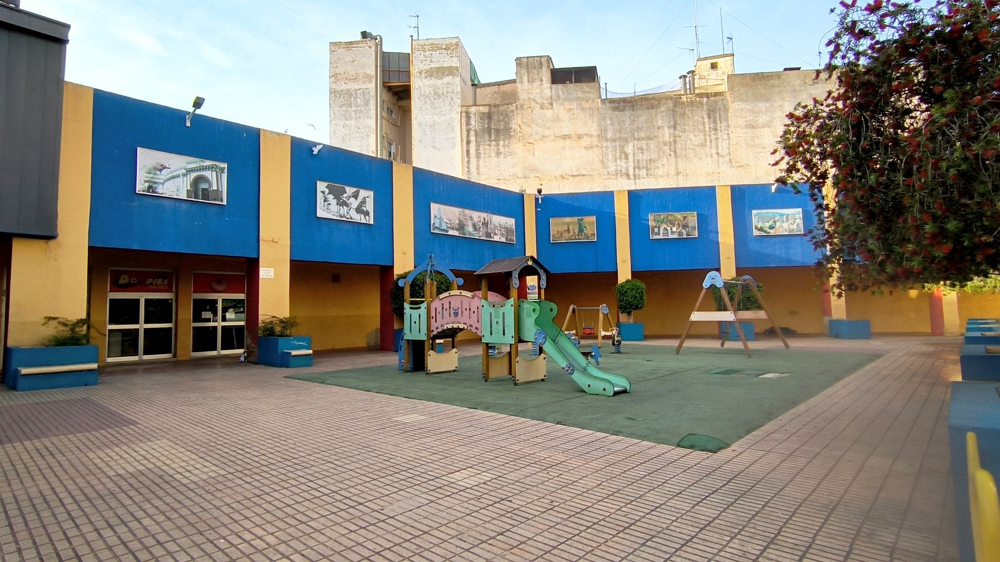 El PSOE de Benidorm denuncia que el gobierno lleva más de un año sin cumplir la sentencia que obliga a reparar la plaza de Manizales El PSOE de Benidorm denuncia que el gobierno lleva más de un año sin cumplir la sentencia que obliga a reparar la plaza de Manizales