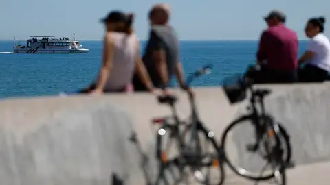 Aspecto de la playa de las Arenas en València. Aspecto de la playa de las Arenas en València.