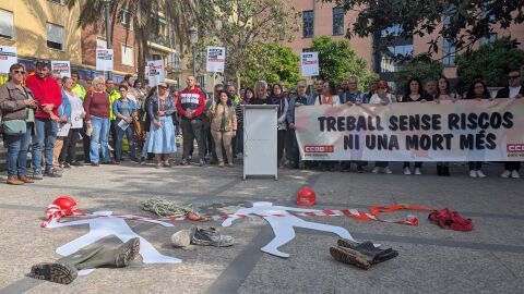 Concentración de Comisiones Obreras en València para homenajear a los trabajadores afectados por la DANA