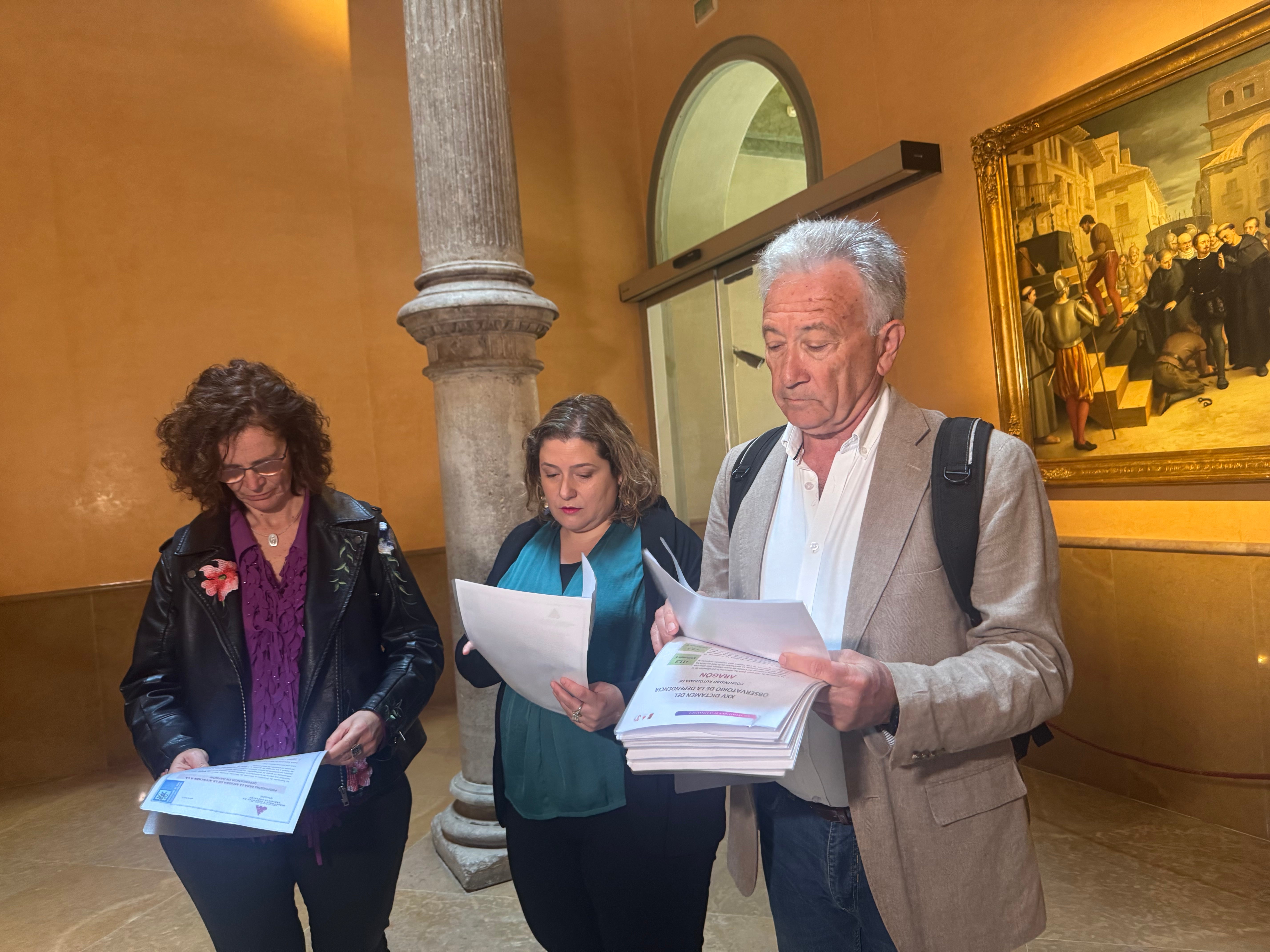 Presentan al Justicia 19 propuestas para mejorar la dependencia en Aragón Presentan al Justicia 19 propuestas para mejorar la dependencia en Aragón